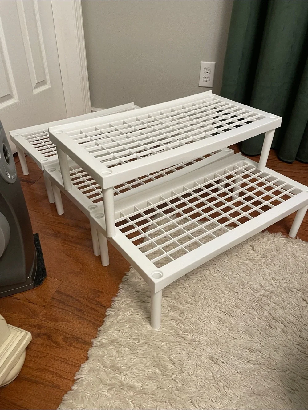 White Plastic Adjustable 1 2 3 or 4 Tier Storage Shelves or Rack Great Condition
